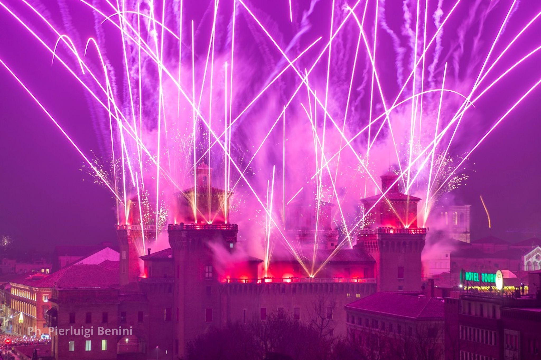 Incendio del castello estense Ferrara Capodanno