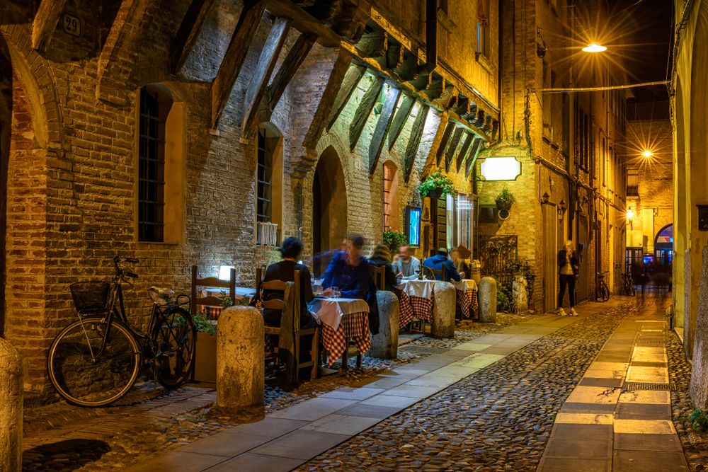 Via Delle Volte Ferrara Sera 